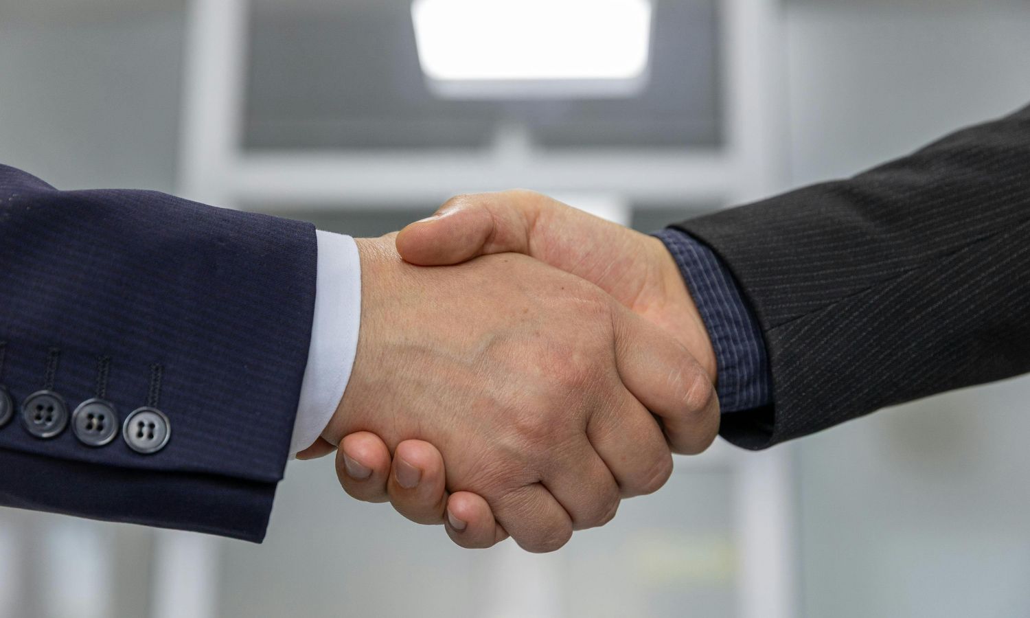 Vietnam-Asian quản lý toàn bộ quy trình, từ lập hồ sơ đến nhận kết quả điện tử.