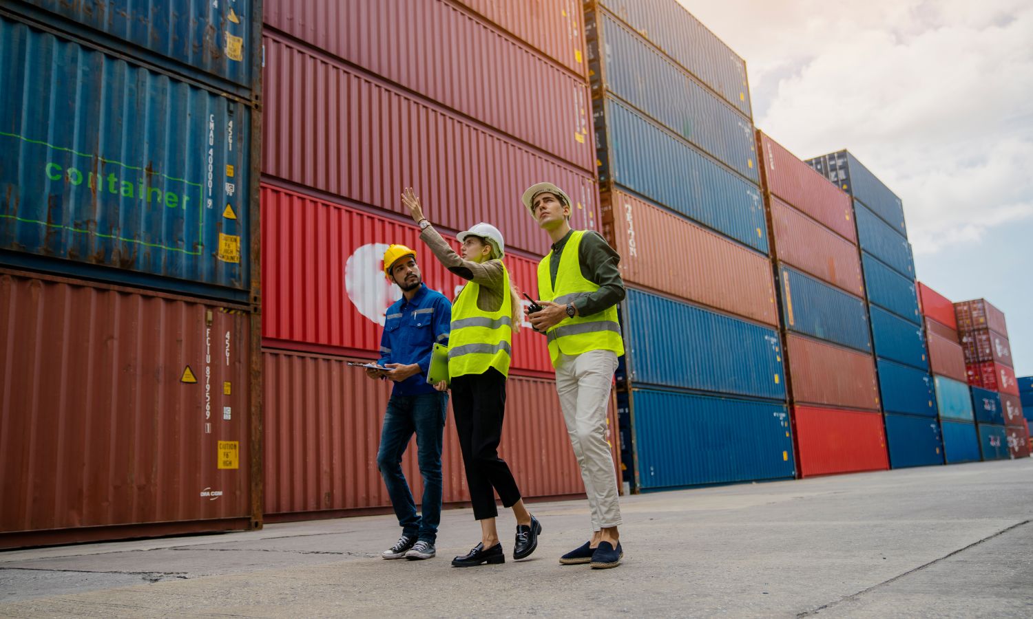 Vietnam – Asian hỗ trợ doanh nghiệp xử lý hồ sơ hải quan trọn gói